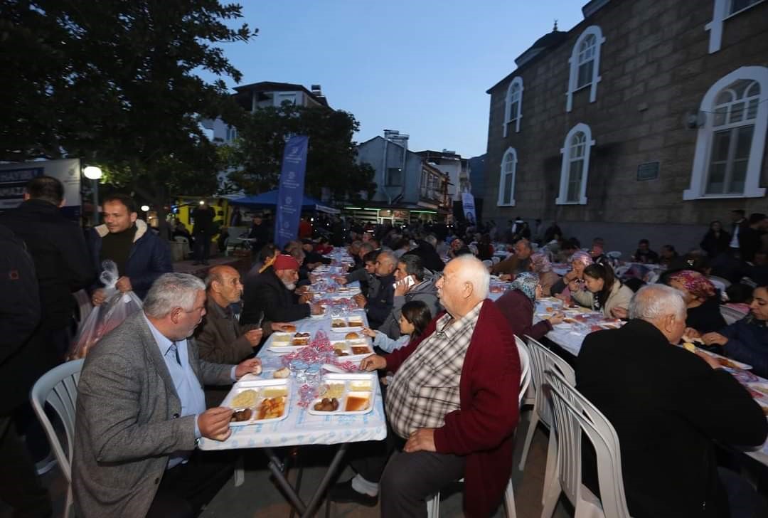 Bozdoğan’da yüzlerce kişi aynı sofrada iftar açtı
