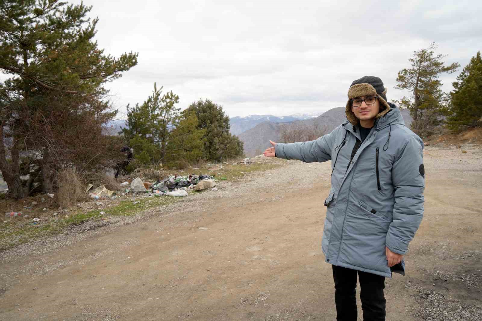 Gümüşhane’de ormanı çöplüğe döndürdüler
