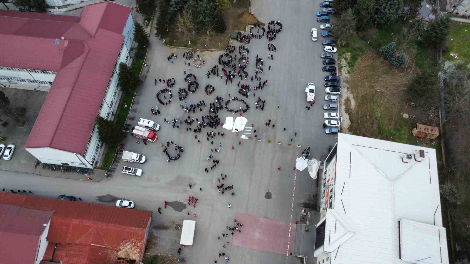 Lisede ki tatbikat ger&ccedil;eğini aratmadı
