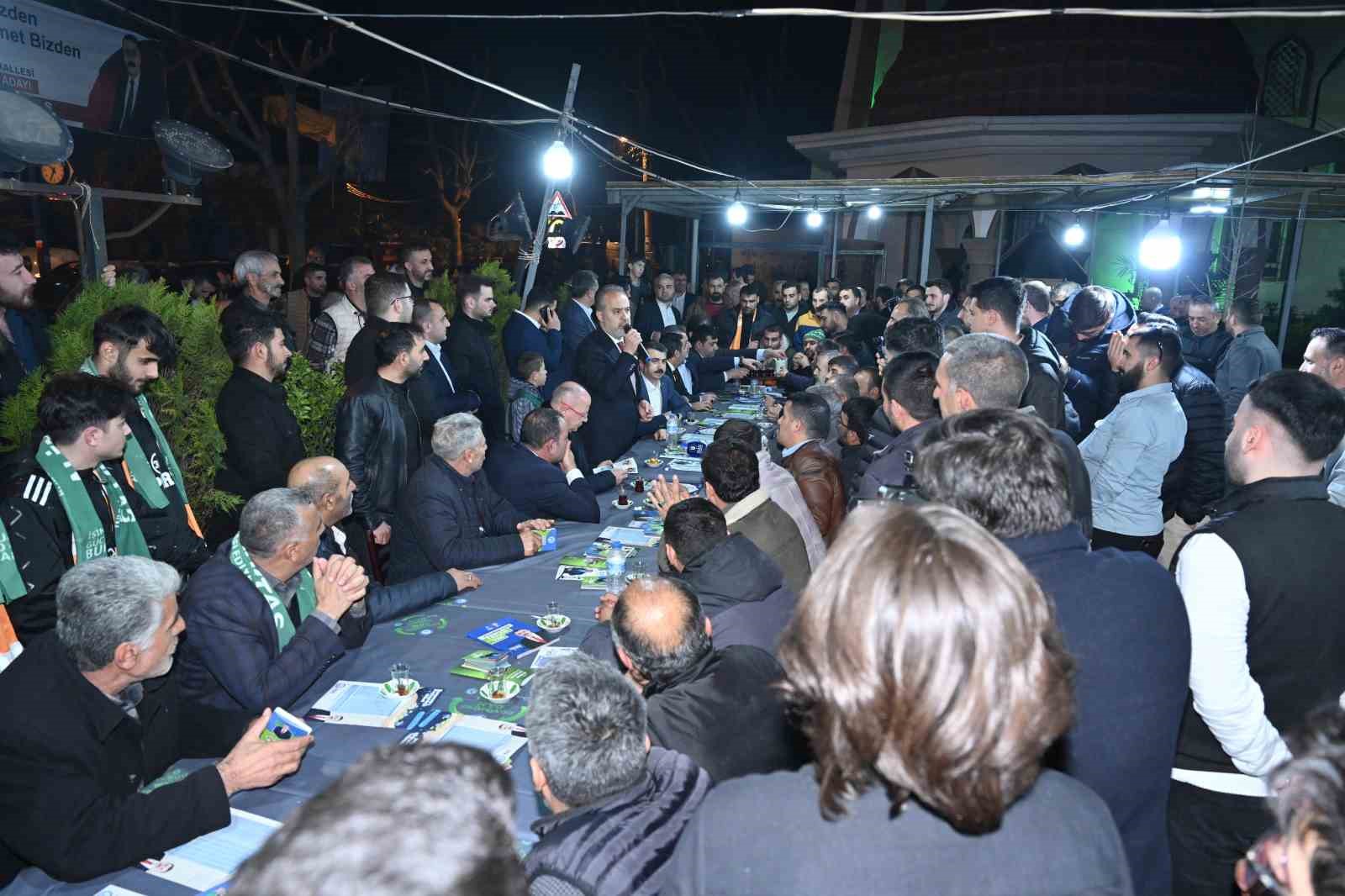 Başkan Aktaş&rsquo;a gen&ccedil;lerden coşkulu karşılama
