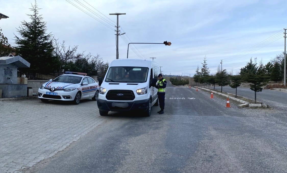 Trafik jandarmasından &ouml;ğrenci servislerine sıkı denetim
