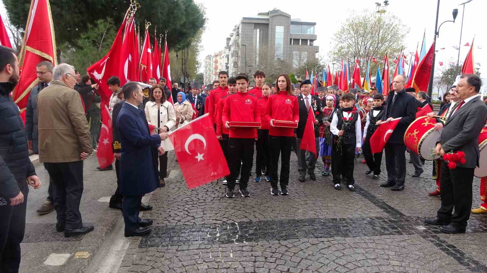 &Ccedil;anakkale&rsquo;de 109 yıllık &rsquo;Zafer&rsquo; coşkusu
