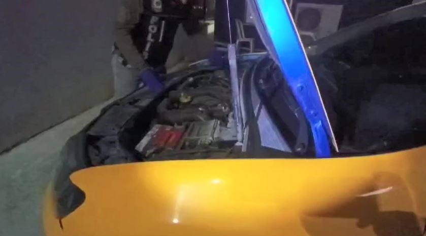 Taksinin motorundan esrar ve kokain &ccedil;ıktı
