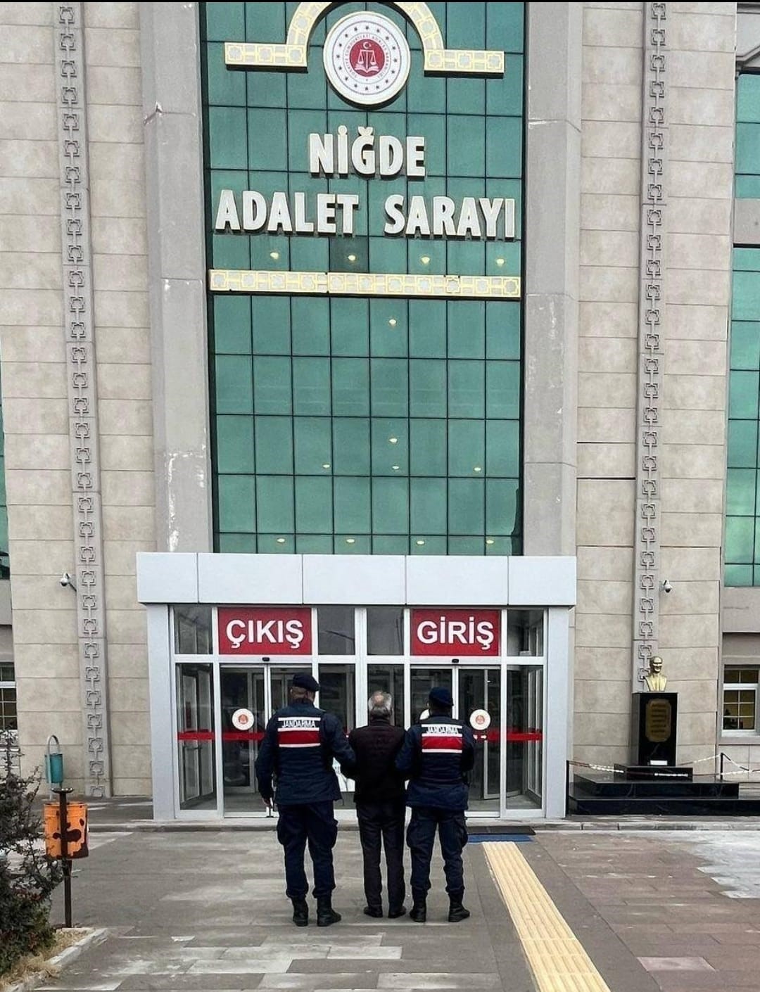 Niğde’de tel örgüleri çalan şüpheliler yakalandı