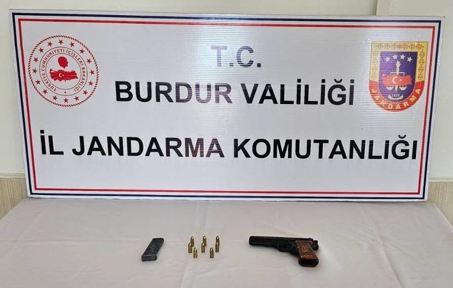 Burdur&rsquo;da uyuşturucu ve ka&ccedil;ak&ccedil;ılık operasyonlarında 2 şahıs tutuklandı
