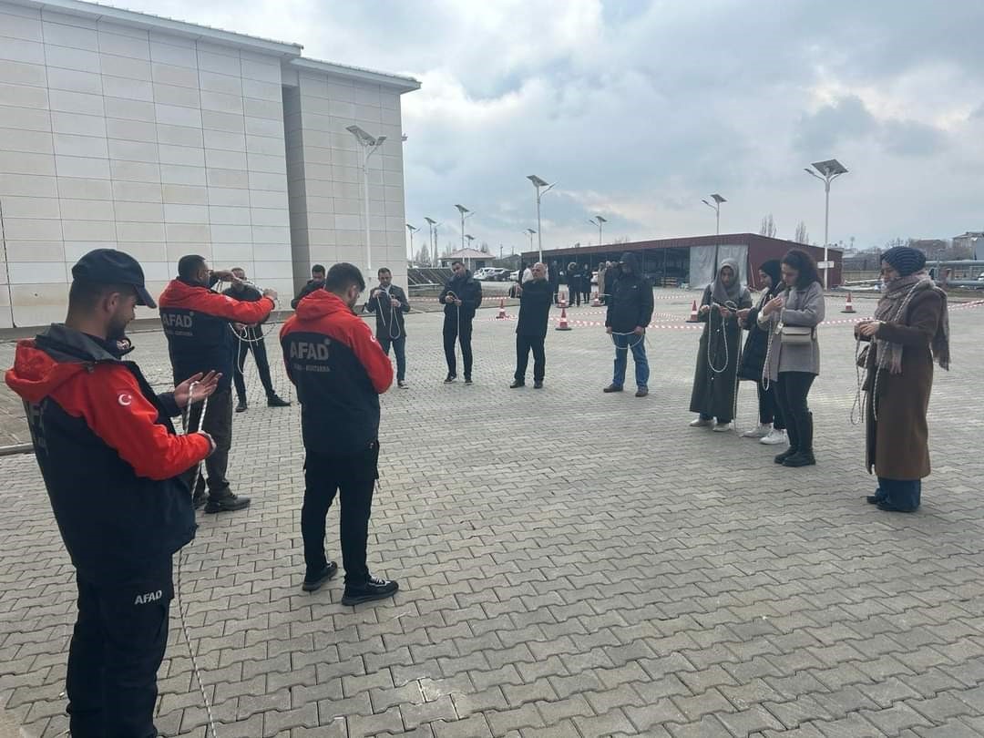 Muş’ta afet bilinci ve kurtarma eğitimleri verildi
