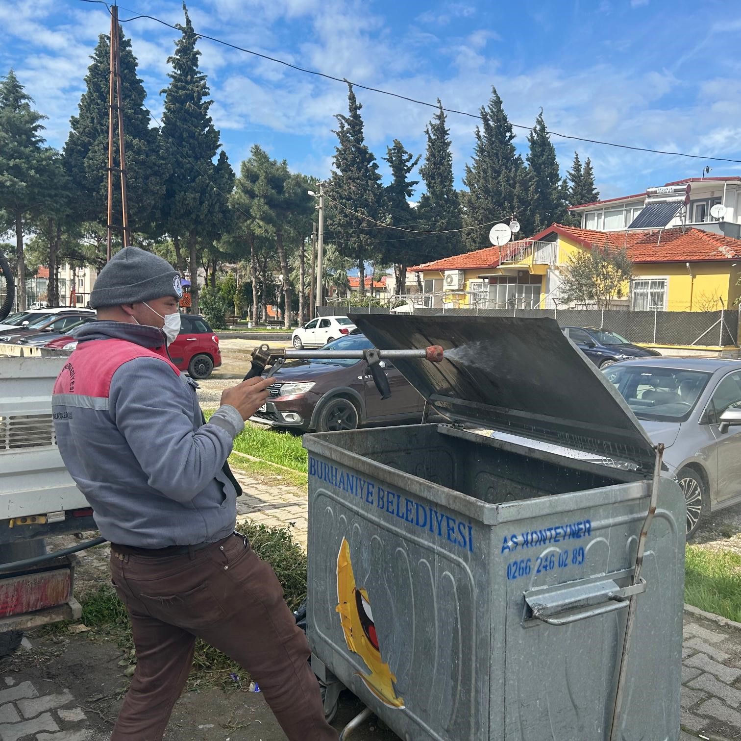 Burhaniye&rsquo;de u&ccedil;kunla m&uuml;cadele hız kazandı
