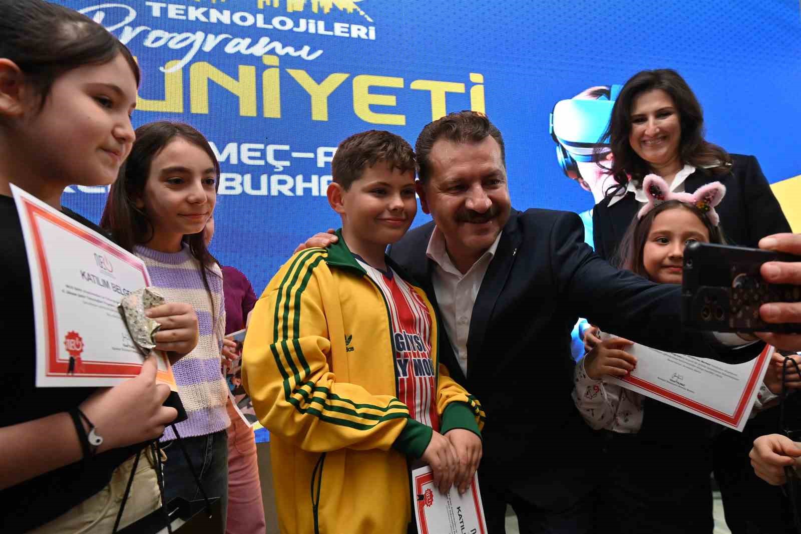 Büyükşehir, kodlama eğitimleriyle 2 bin 612 çocuğa ulaştı