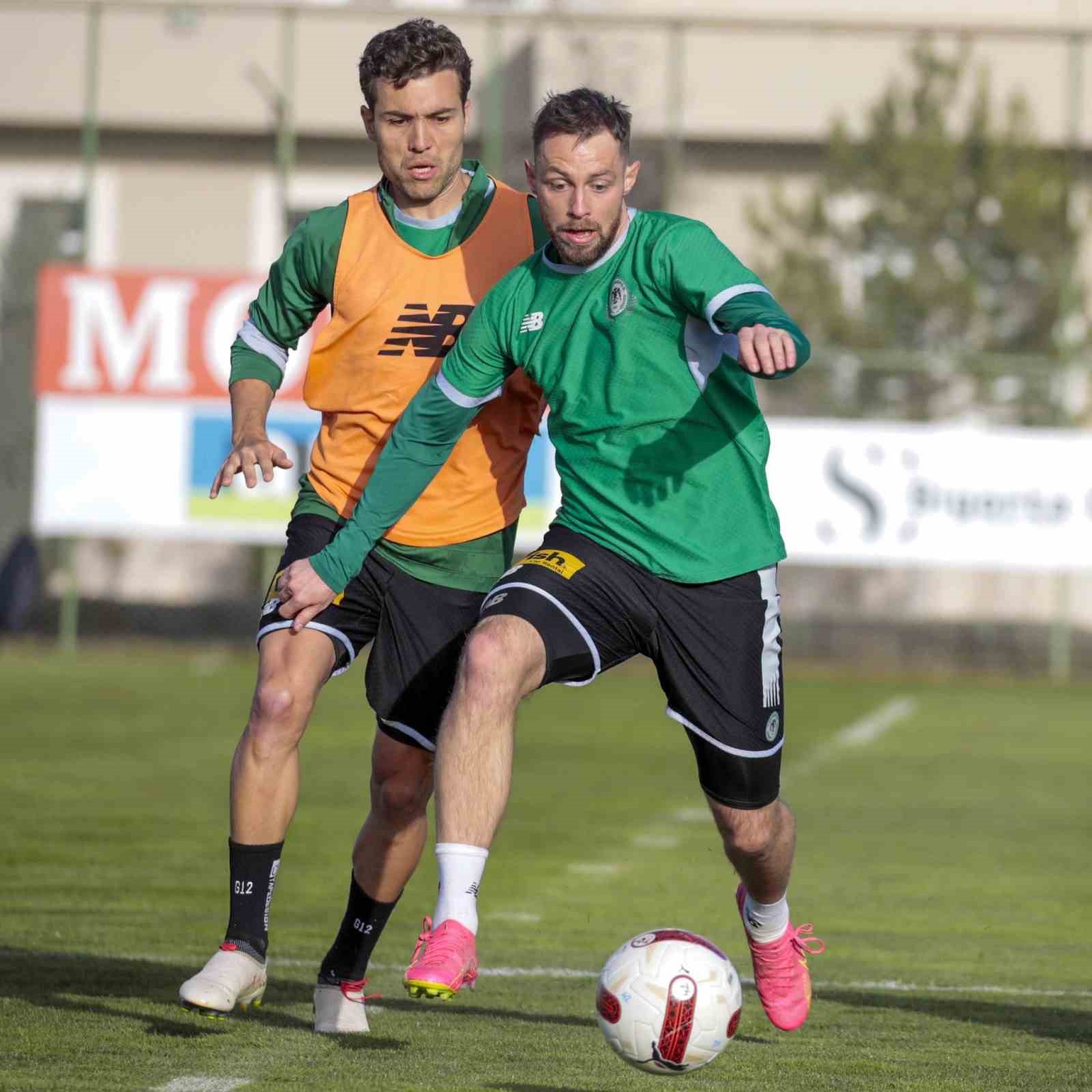 Konyaspor&rsquo;da Fatih Karag&uuml;mr&uuml;k ma&ccedil;ı hazırlıkları devam etti
