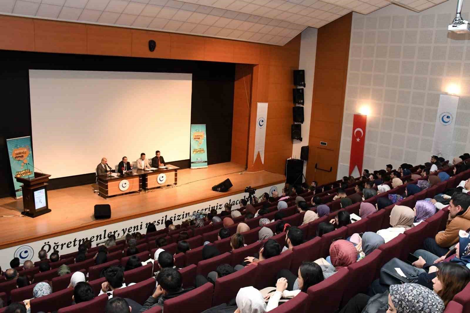 “12 Mart İstiklal Marşı’nın Kabulü ve Mehmet Akif Ersoy’u Anma Günü” konulu panel düzenlendi
