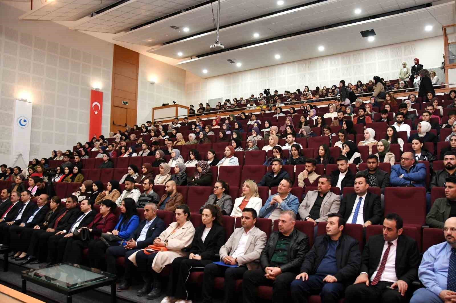 12 Mart stiklal Marnn Kabul ve Mehmet Akif Ersoyu Anma Gn konulu panel dzenlendi

