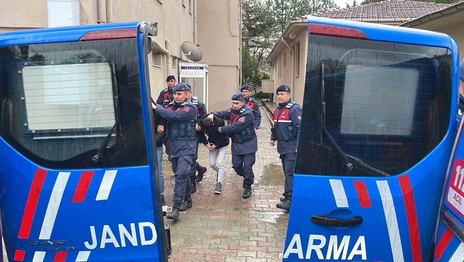 Kırklareli&rsquo;de yaşlı &ccedil;ifti dolandıran ş&uuml;pheliler yakalandı
