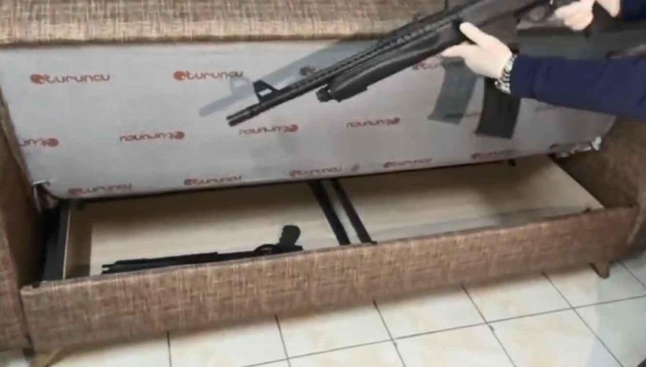 Jandarma ekiplerinden silah ka&ccedil;ak&ccedil;ılığı operasyonu: 66 g&ouml;zaltı
