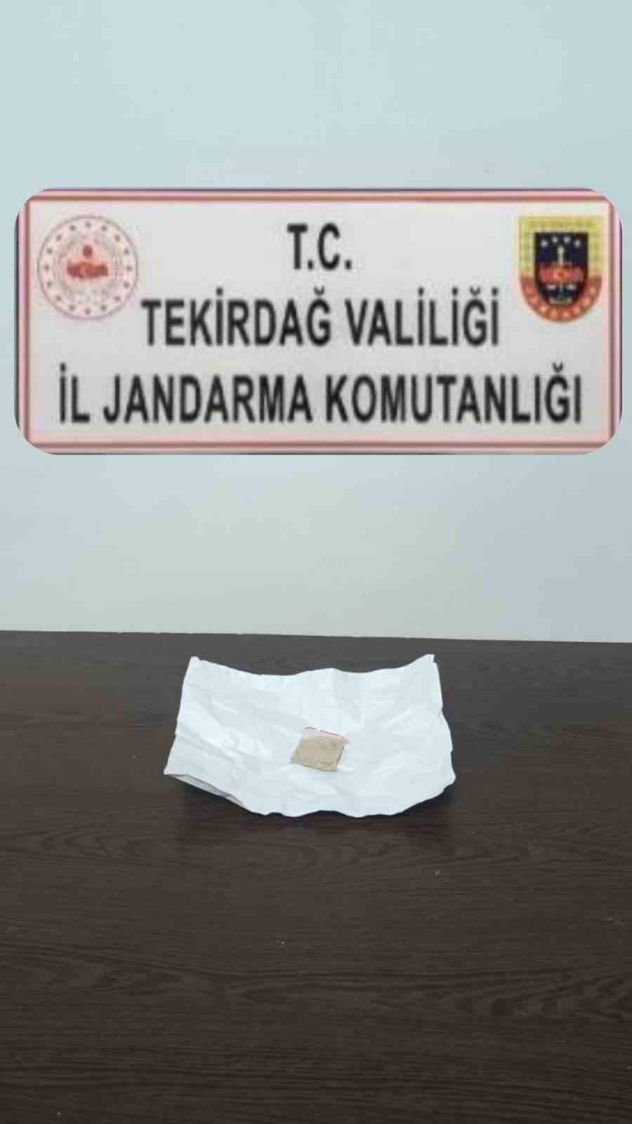 Tekirdağ&rsquo;da uyuşturucu, silah ve ka&ccedil;ak purolar ele ge&ccedil;irildi
