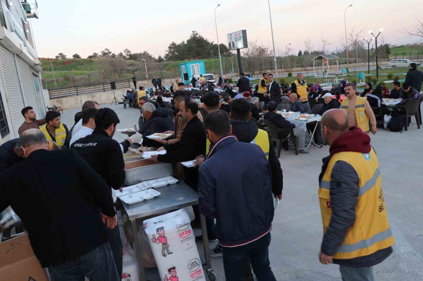 Haliliye&rsquo;de Ramazan bereketi iftar sofrası ile yaşatılıyor
