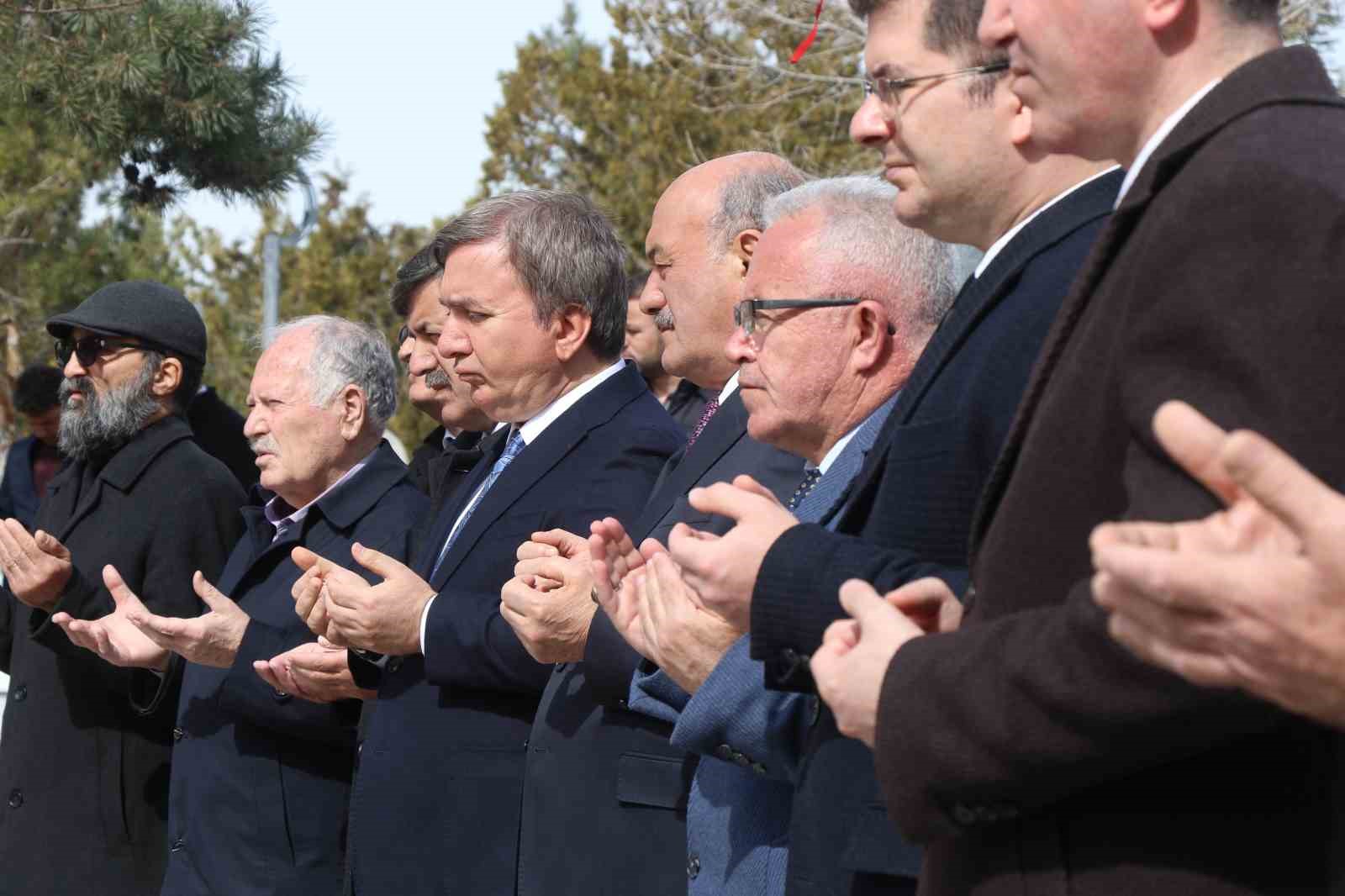 Erzincan’da deprem şehitleri anıldı