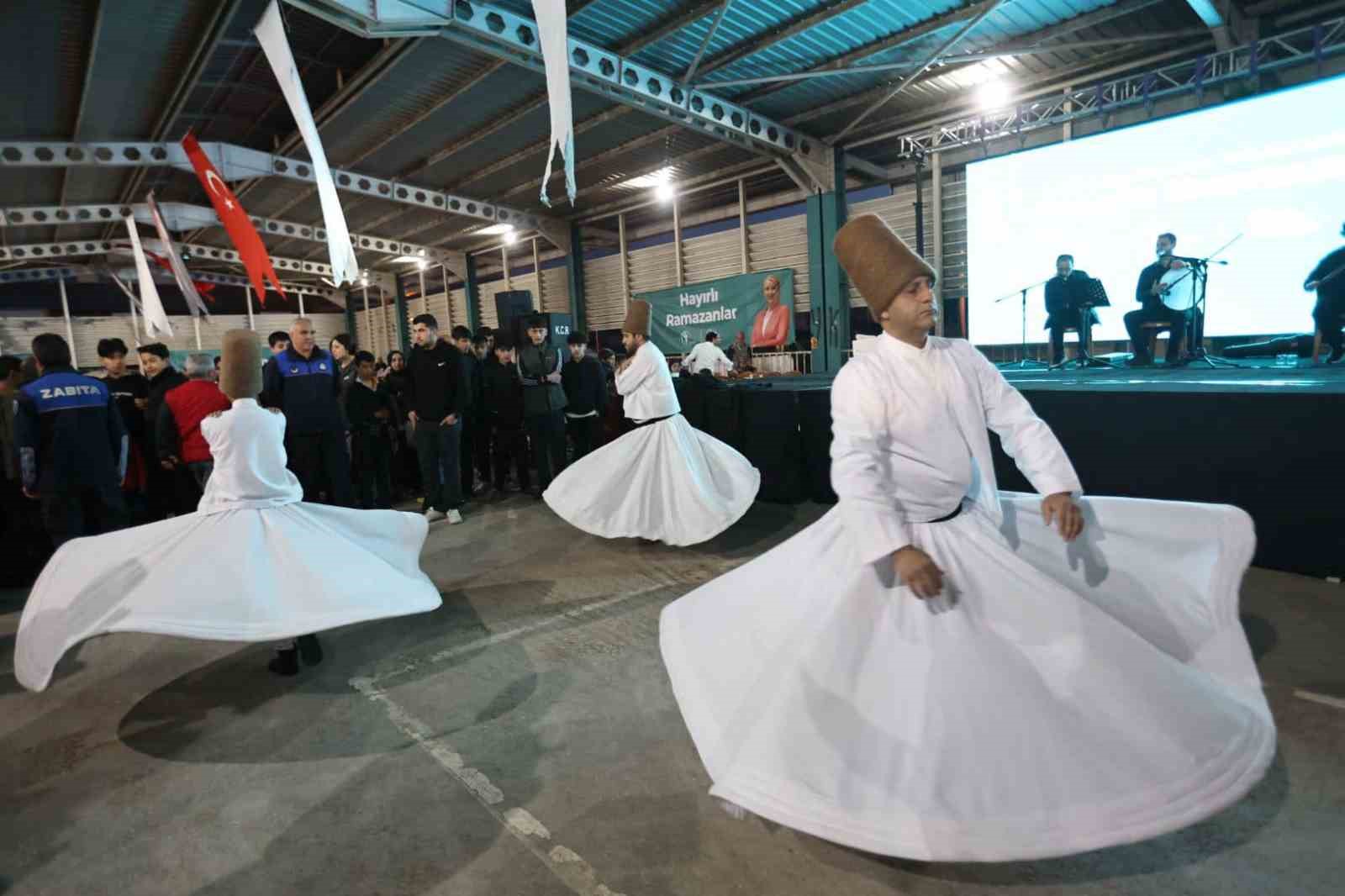 Merkezefendi Belediyesi ilk iftar sofrasını İlbade Mahallesi’nde kurdu.