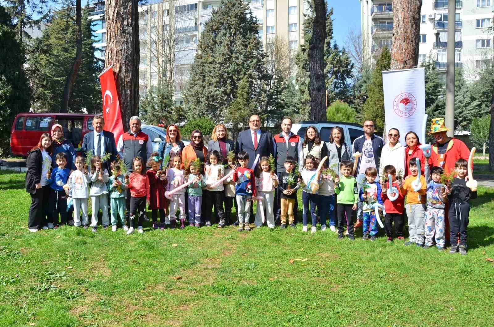 Denizli’de miniklere tarım dersi verildi