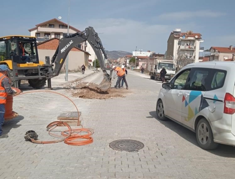 Gediz’de fiber internet çalışmaları başladı