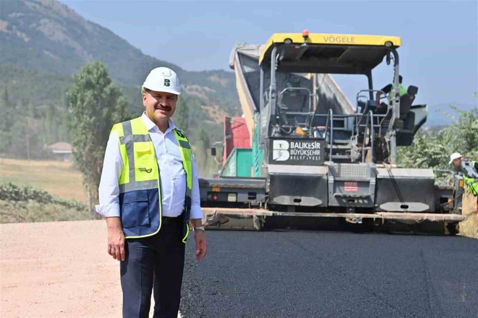 Balıkesir’de kırsalda asfaltsız ve parkesiz yol kalmayacak