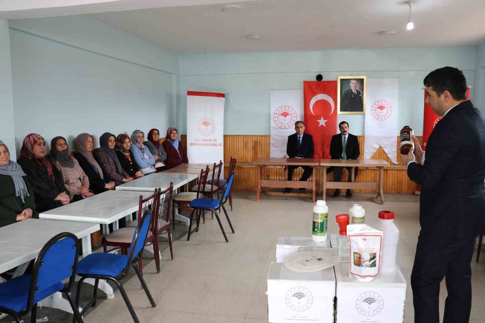 Karslı kadın çiftçiler "Sağım Hijyeni ve Sanitasyon" kursunu tamamladı