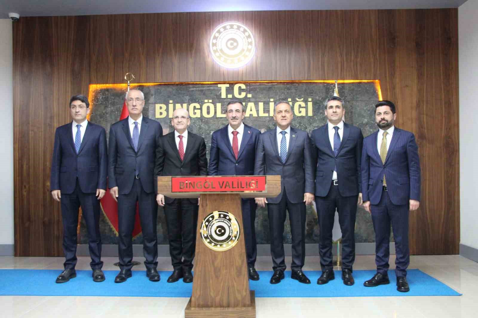 Cumhurbaşkanı Yardımcısı Yılmaz ile Hazine ve Maliye Bakanı Şimşek Bingöl’de