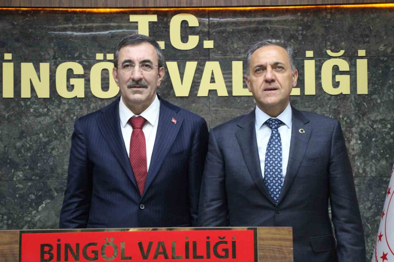 Cumhurbaşkanı Yardımcısı Yılmaz ile Hazine ve Maliye Bakanı Şimşek Bing&ouml;l&rsquo;de
