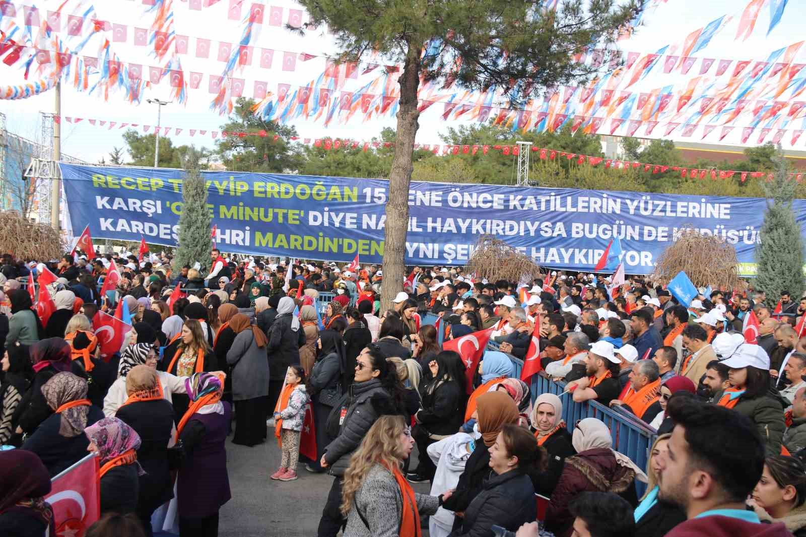 Mardin’de halka hitap eden Cumhurbaşkanı Erdoğan kentten ayrıldı
