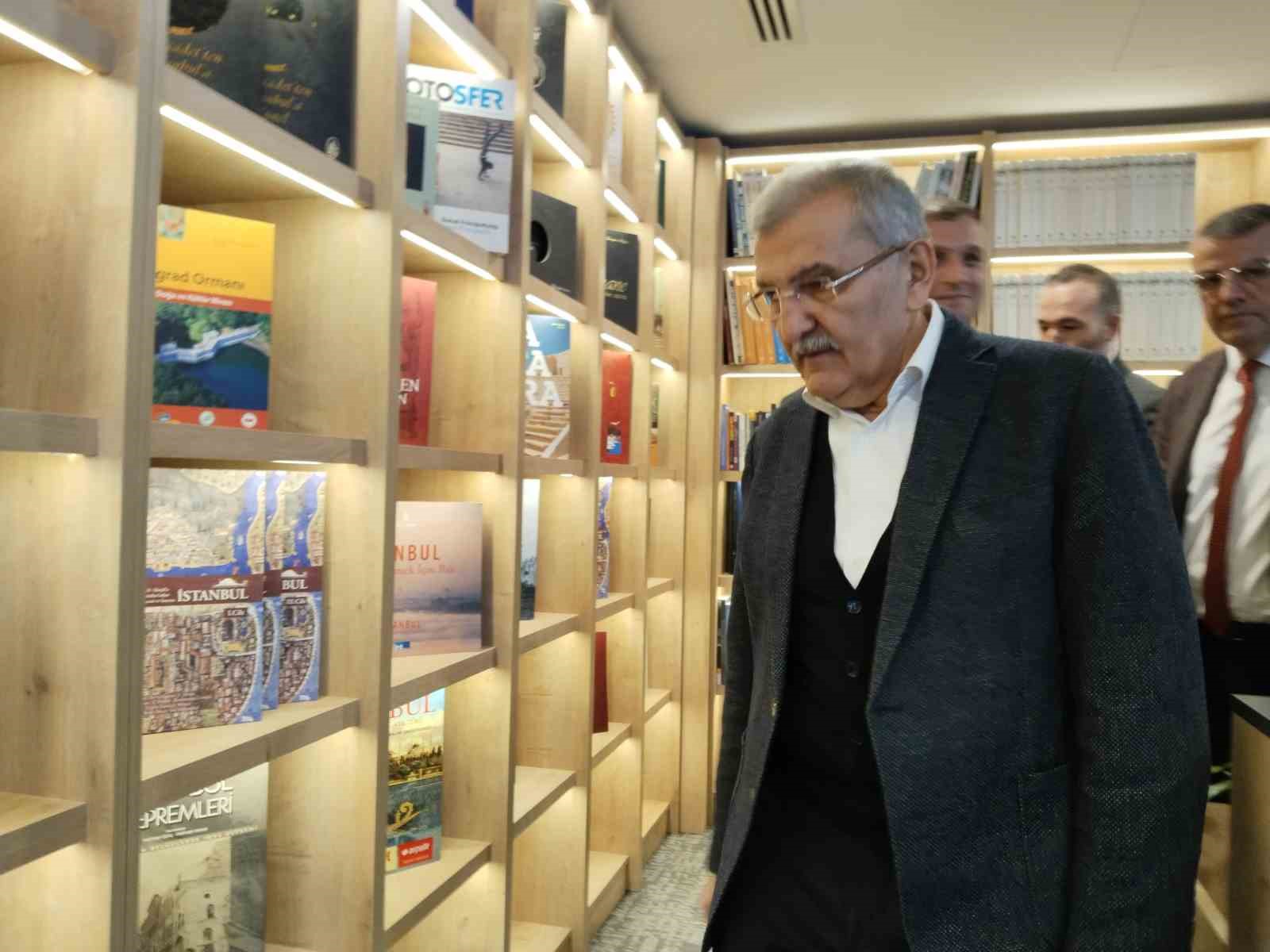 Dünya’nın ilk yalı kütüphanesi Beykoz’da hizmete açıldı