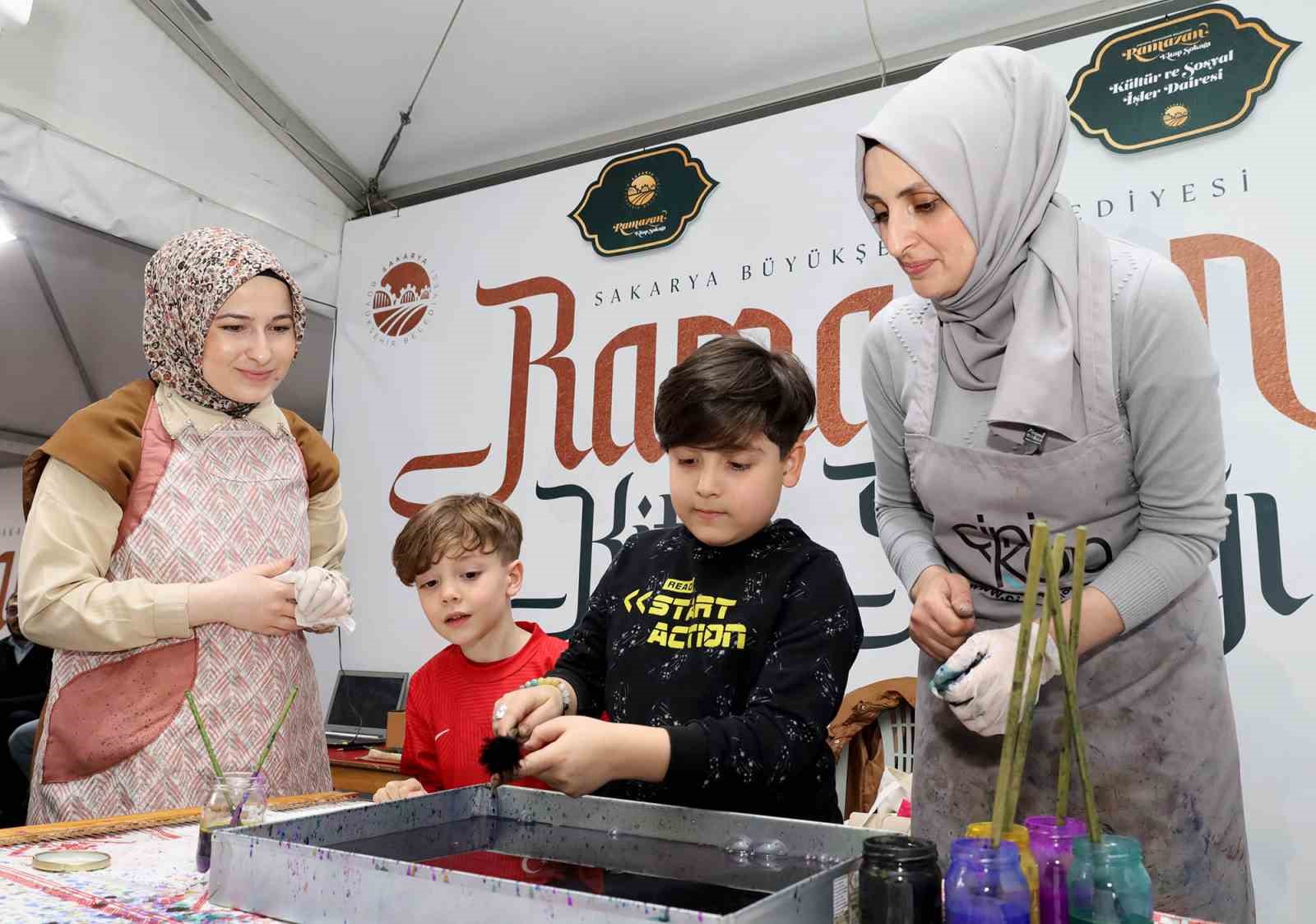 Sakarya 11 ayın sultanı Ramazan’ın huzurunu bu sokakta hissediyor