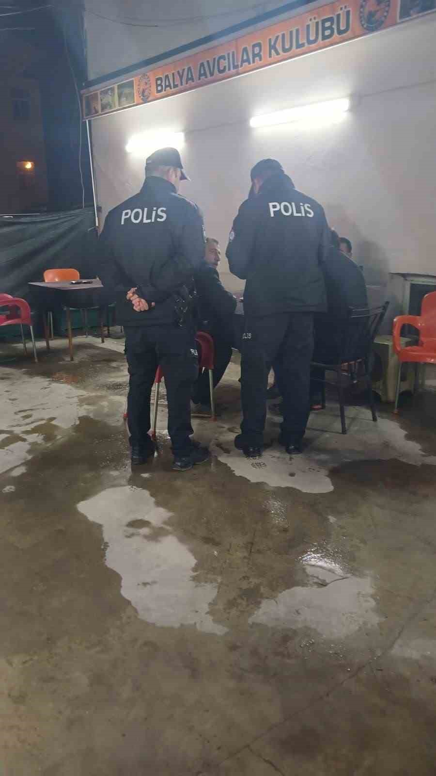 Balıkesir’de polisten geniş kapsamlı denetim