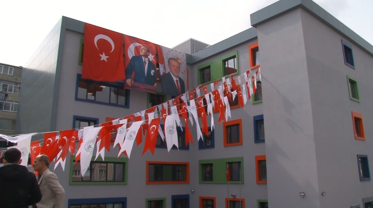 Gaziosmanpaşa’da Gazipaşa İlkokulu düzenlenen törenle açıldı