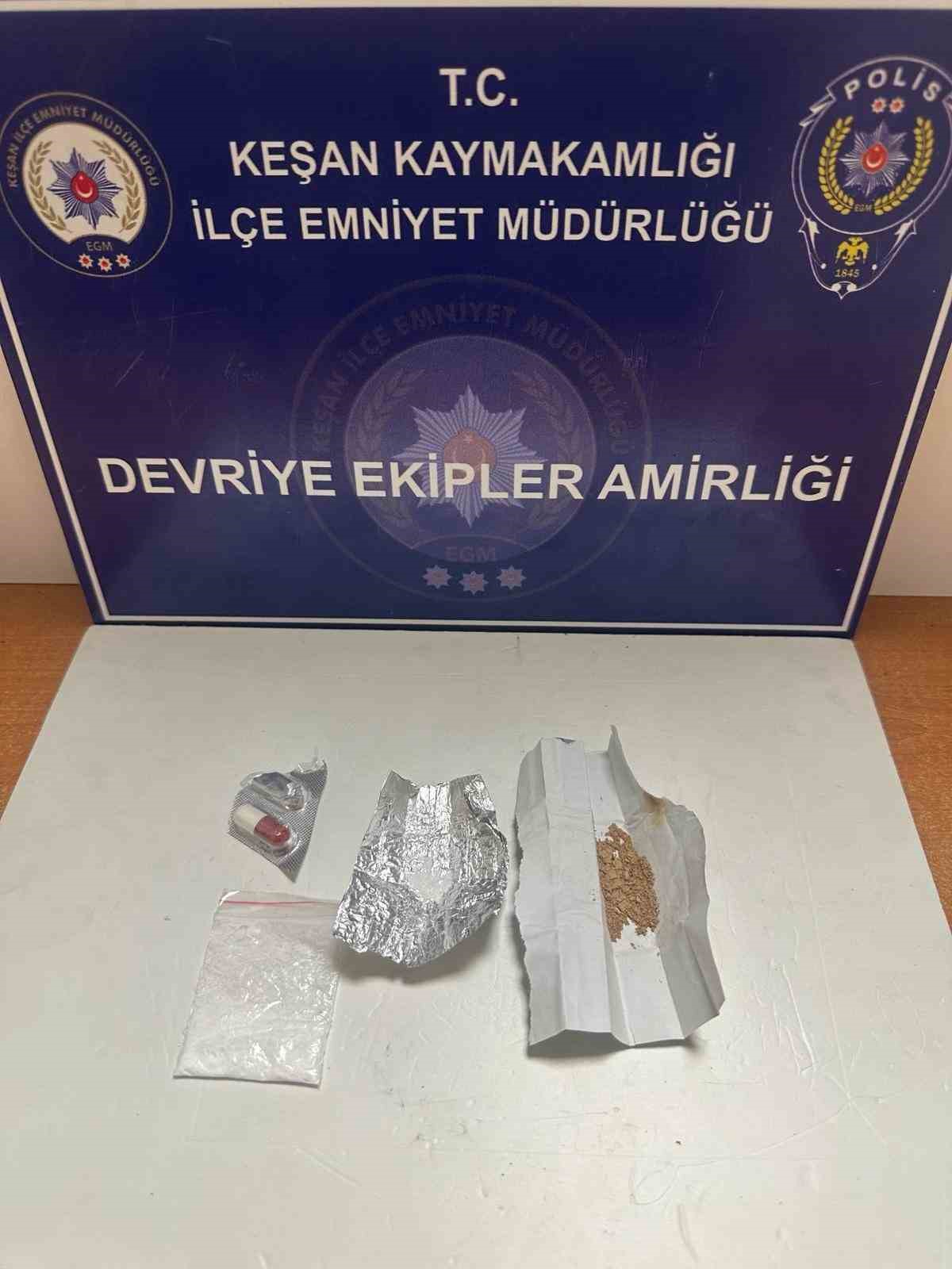 Keşan’da uyuşturucu ile yakalanan 3 şüpheli gözaltına alındı