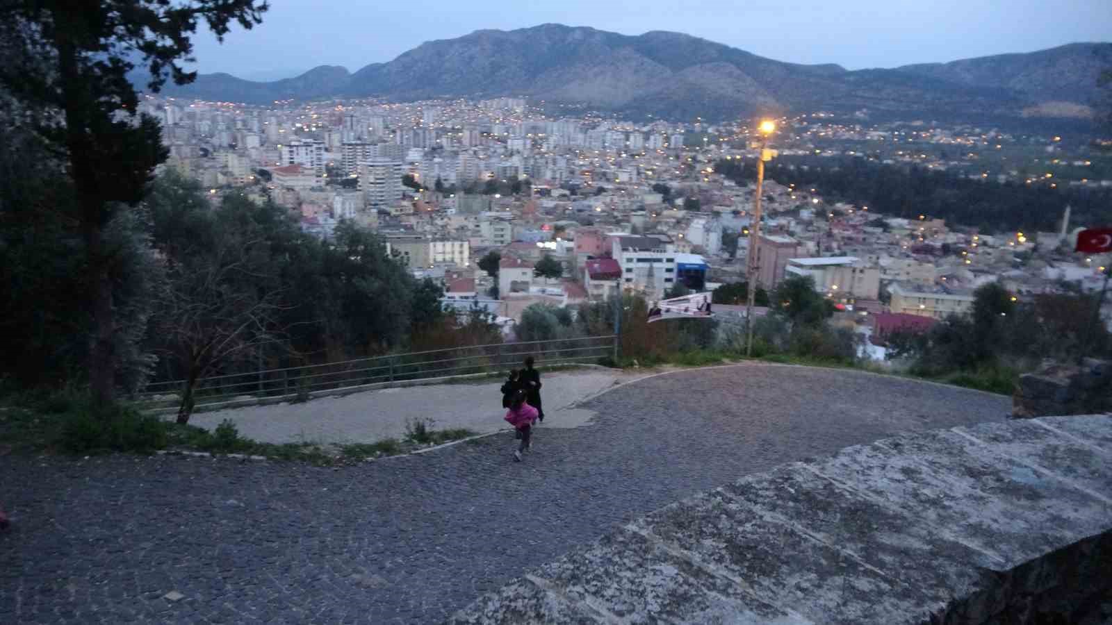 Kozanlılar top atışıyla oru&ccedil;larını a&ccedil;ıyor
