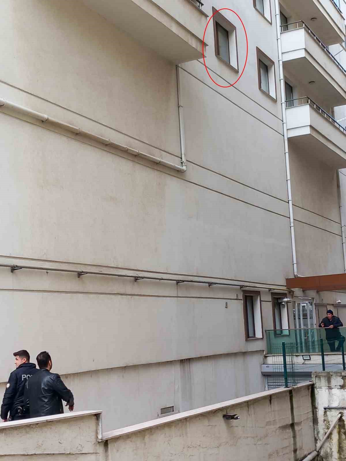 3. kattan d&uuml;şen bebek hayatını kaybetti
