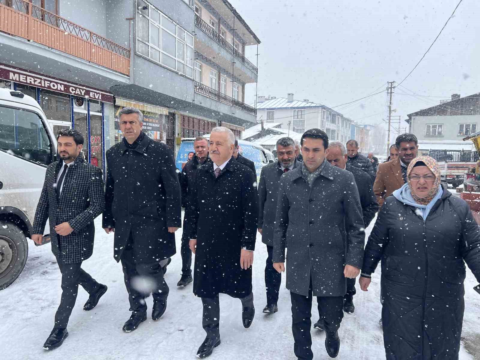 Arslan Sarıkamış’ta esnaf ve vatandaşlarla buluştu