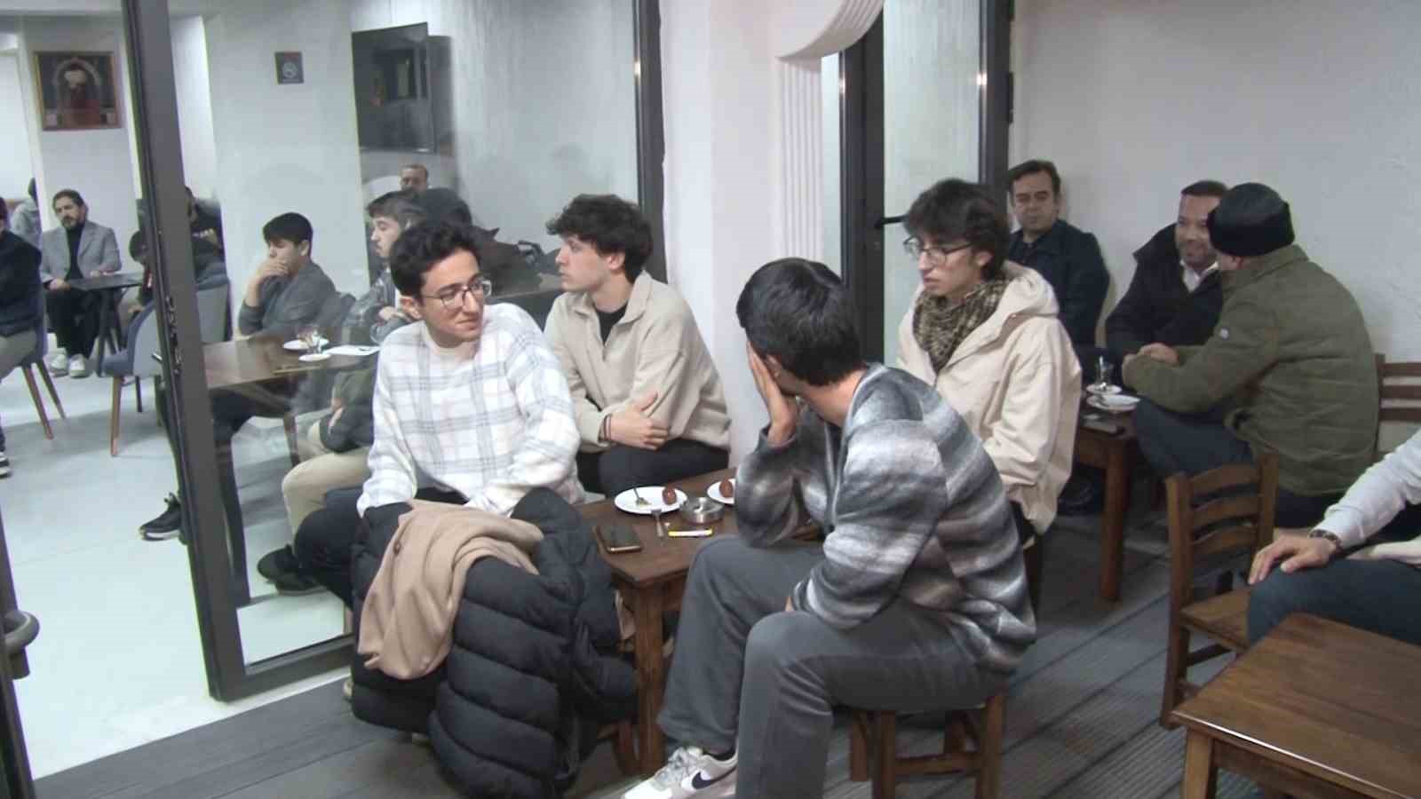 Bekiroğlu: "İnsan ahlaklı olacaksa hayatın her alanında ahlaklı olmalı