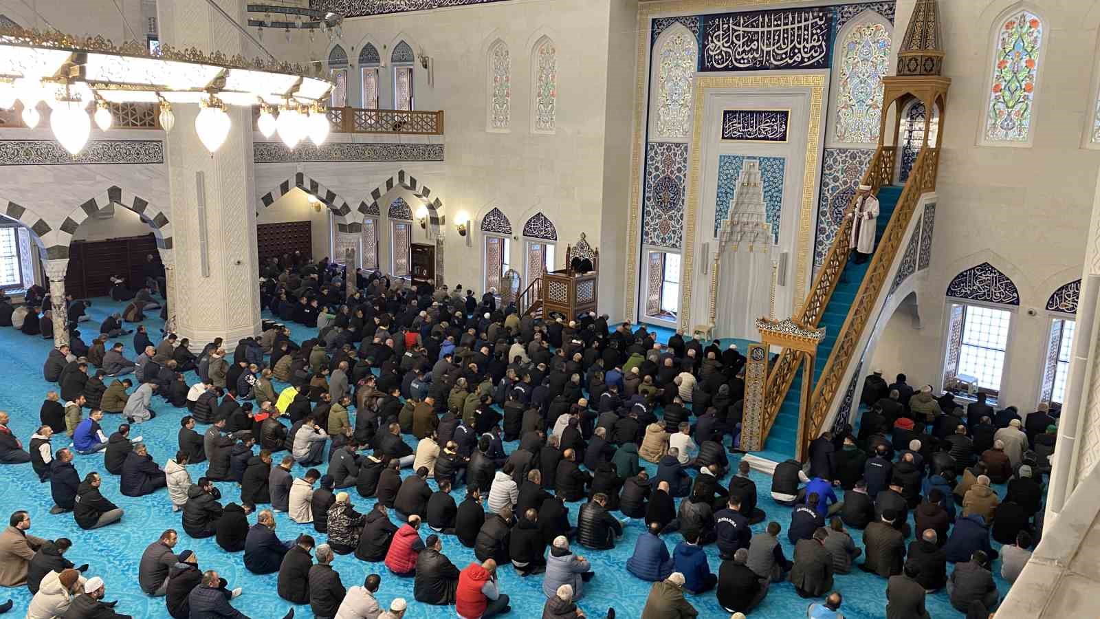 Zonguldak’ta Ramazan Ayı’nın ilk Cuma namazı kılındı