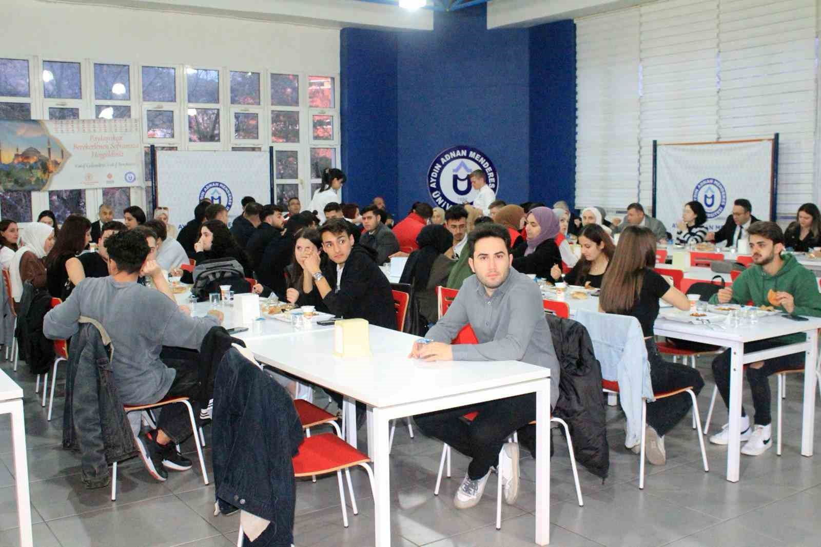 Muğla, Aydın ve Denizli’de her gün 6 bin Üniversiteliye iftar yemeği