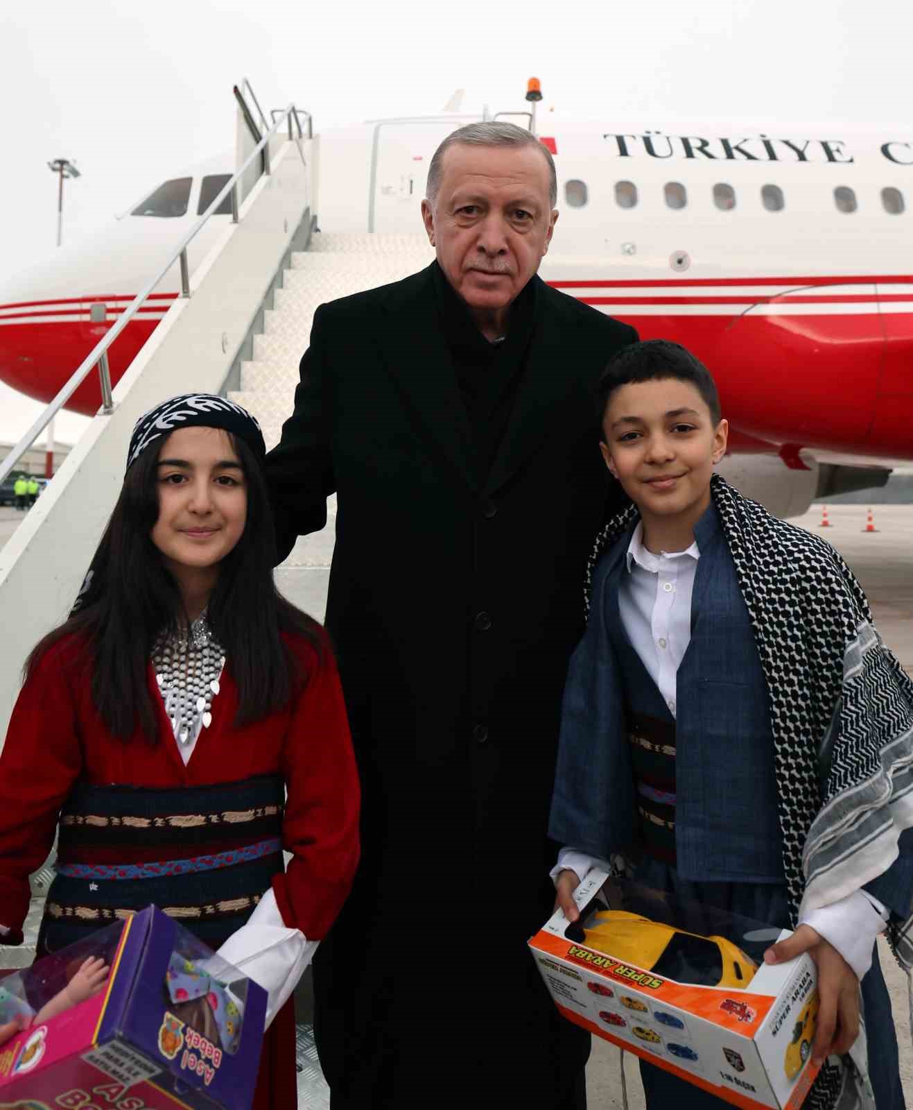 Cumhurbaşkanı Erdoğan: "Her ikisi de bu milletin terör belasından yakasını kurtarmasını hiçbir zaman istemediler"
