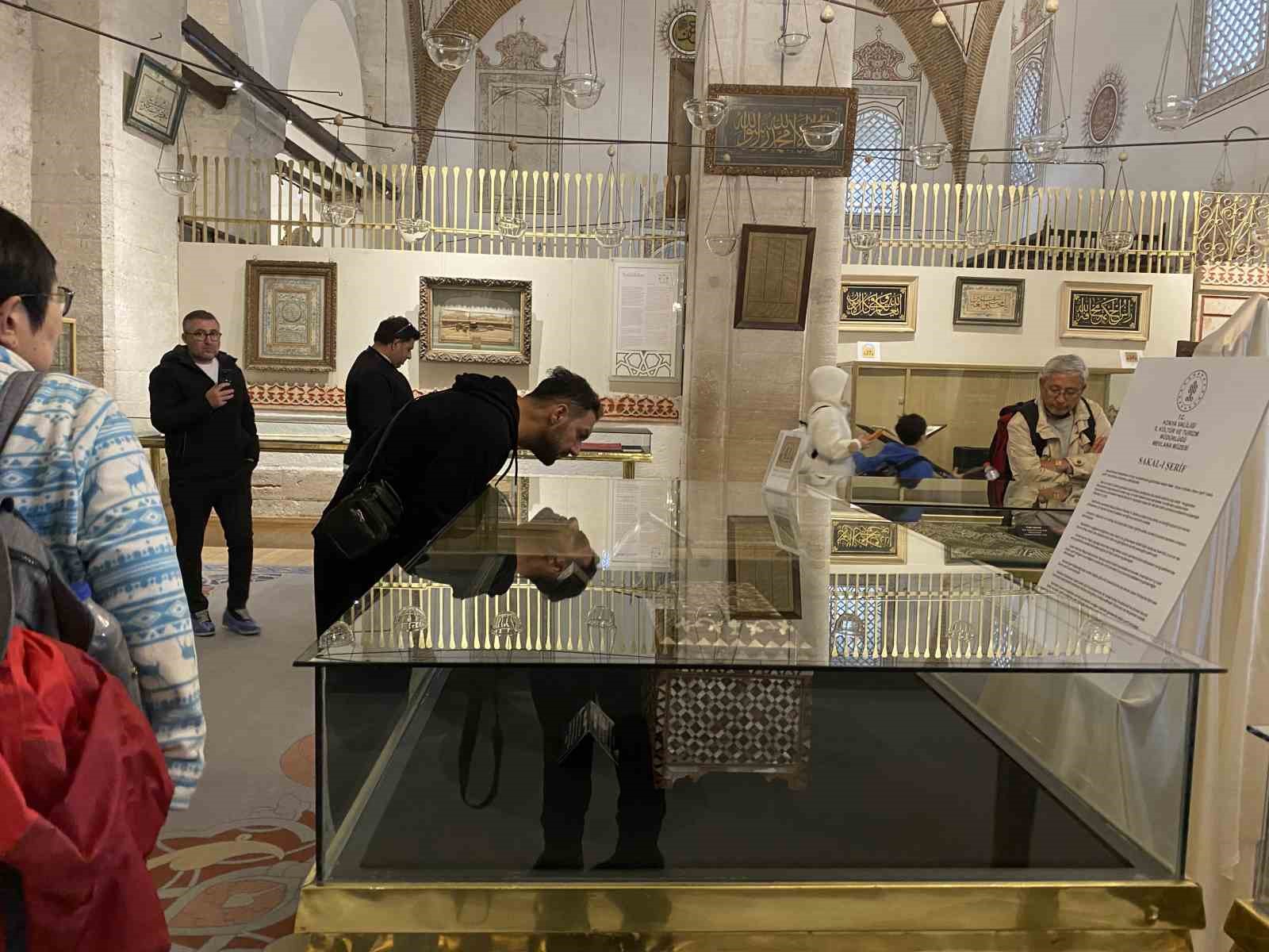 Mevlana Müzesi’ndeki Sakal-ı Şerif tekrar ziyarete açıldı