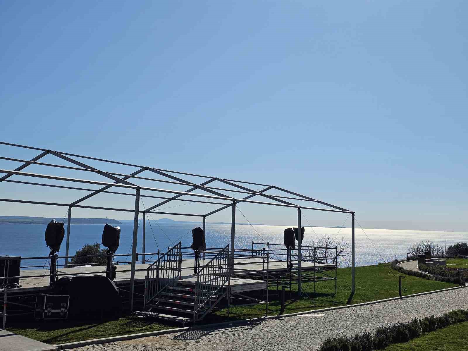 Şehitler Abidesi’nde 18 Mart tören hazırlıkları devam ediyor