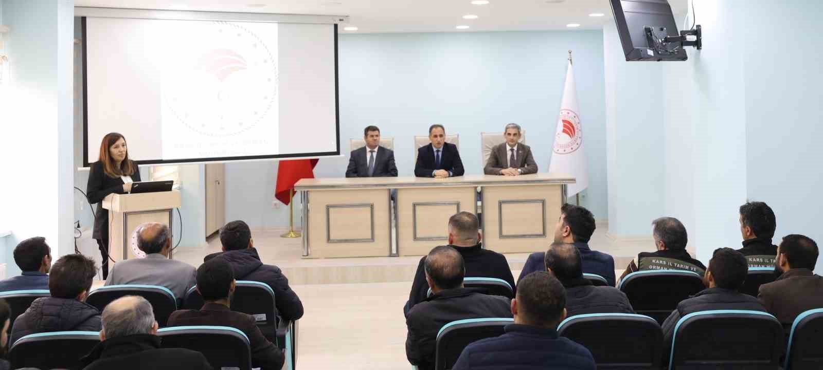 Kars’ta sürü yöneticileri sertifikalarını aldı