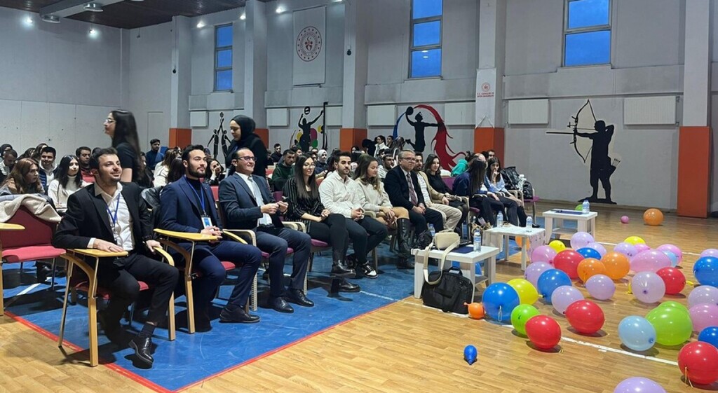 DP&Uuml;&rsquo;de &ldquo;Geleceğe İlk Adım&rdquo; başlıklı zirve
