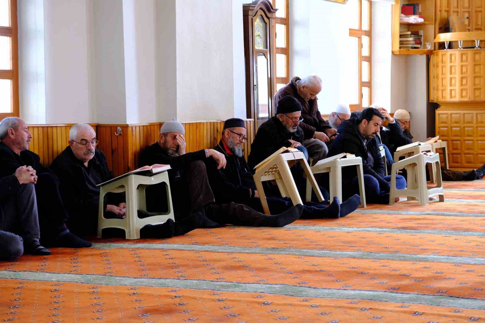 14 asırlık mukabele geleneği gen&ccedil; hafızlara emanet
