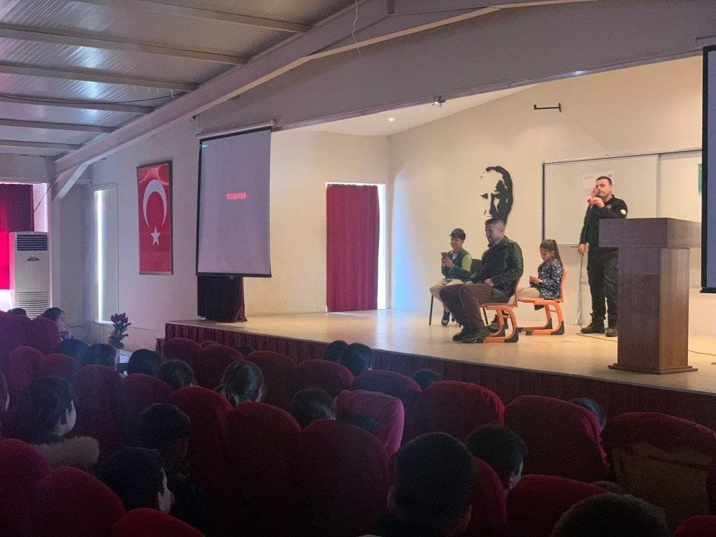 Karacasu’da öğrencilere yönelik ’Suçtan Korunma Semineri’ düzenledi
