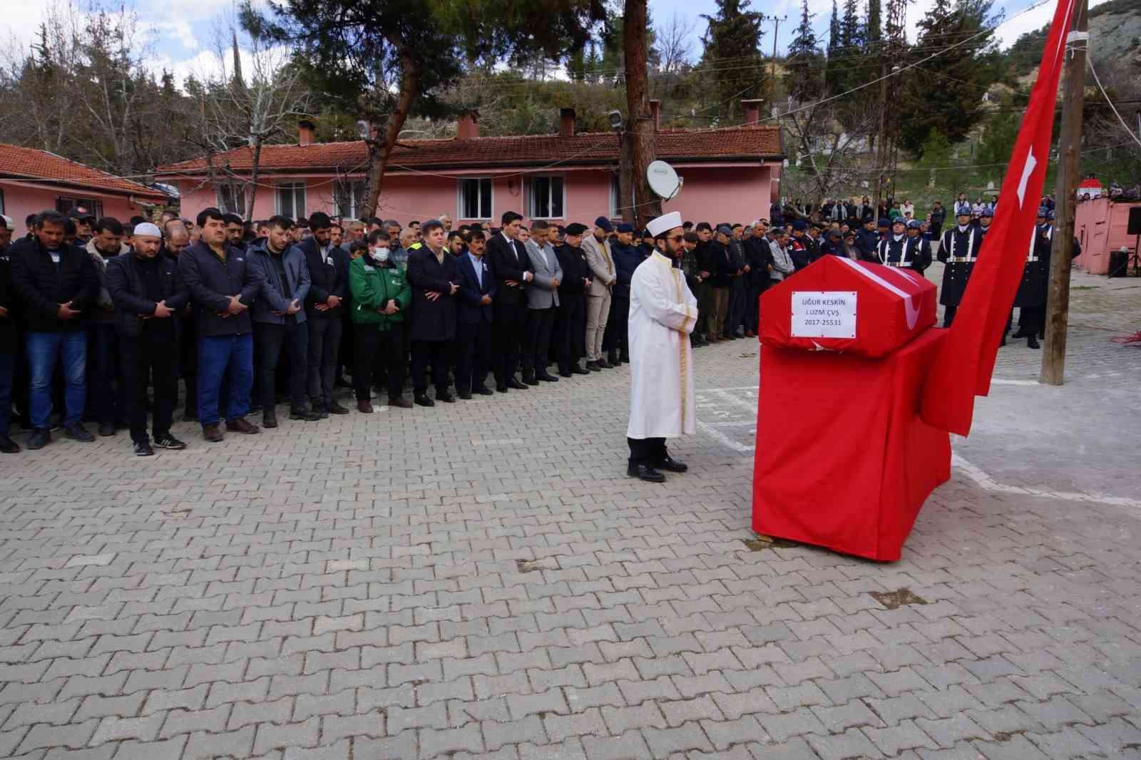 Kazada ölen uzman çavuşa Karaman’da acı veda