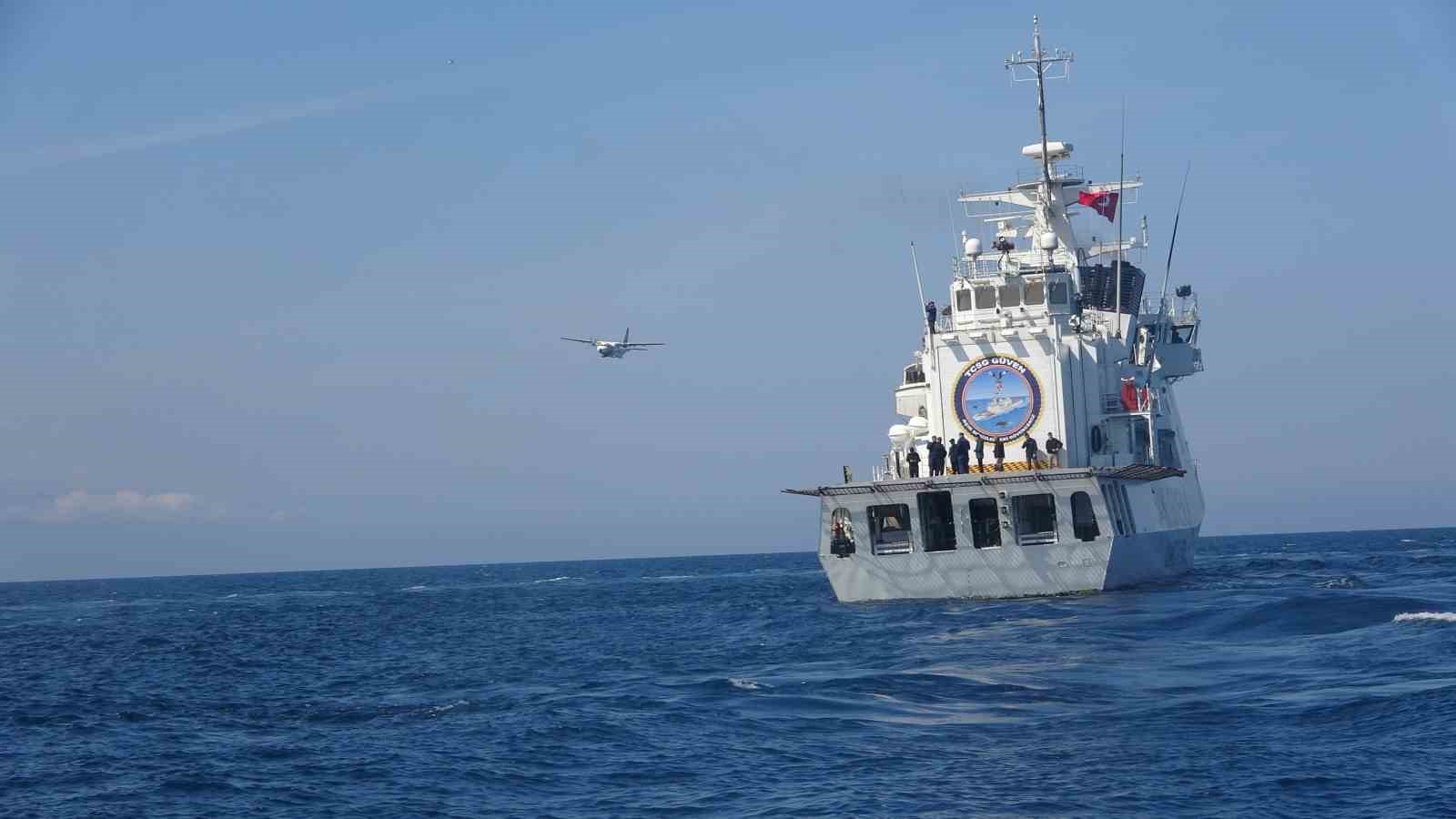 22 düzensiz göçmenin hayatını kaybettiği bot faciasında arama kurtarma çalışmaları 2’nci gün de devam ediyor