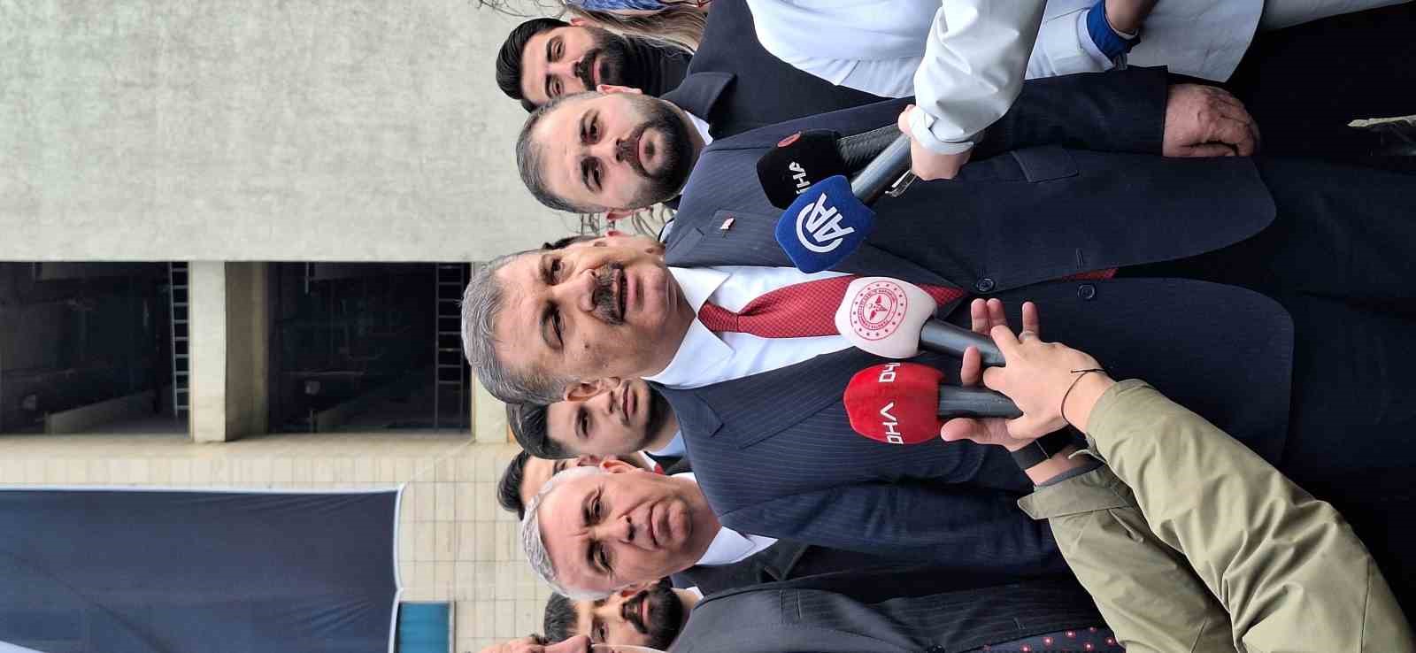 Bakan Koca: "Haseki Eğitim ve Araştırma Hastanesi’ne bağlı onkoloji hastanemizin yapımına hız verdik”
