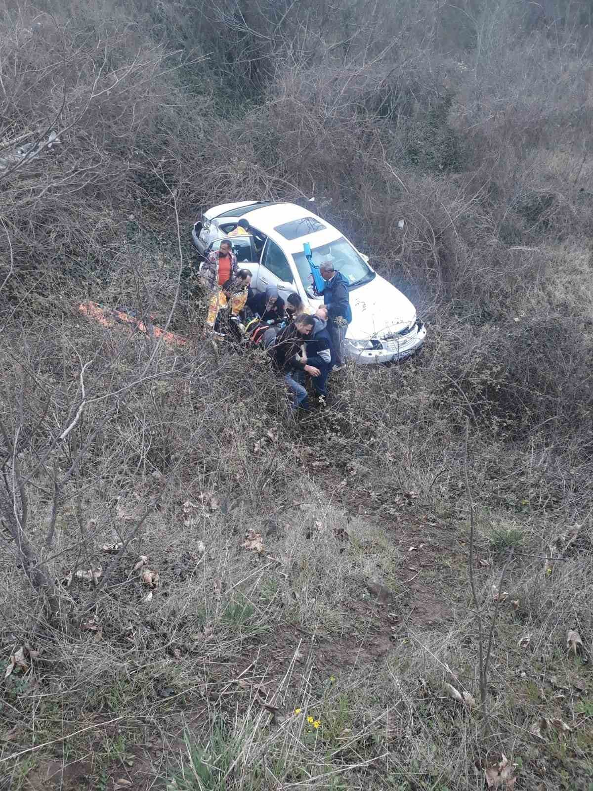 Tokat&rsquo;ta otomobil tarlaya u&ccedil;tu: 3 yaralı 